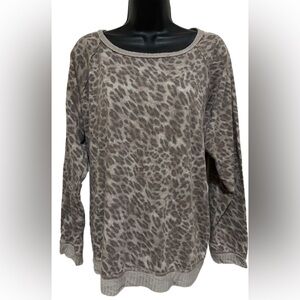 Leopard Print Long Sleeve Sweatshirt ⭐️NWT⭐️